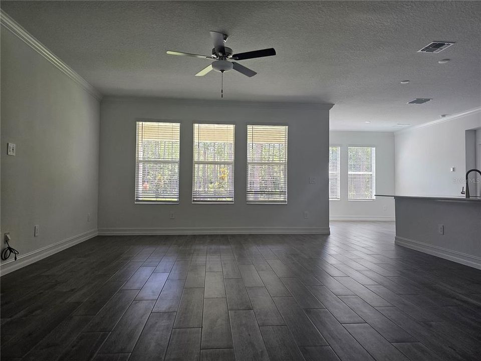 For Rent: $4,800 (5 beds, 4 baths, 3273 Square Feet)