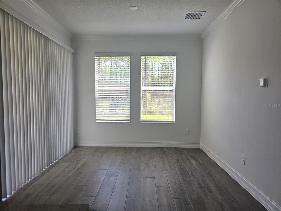 For Rent: $4,800 (5 beds, 4 baths, 3273 Square Feet)