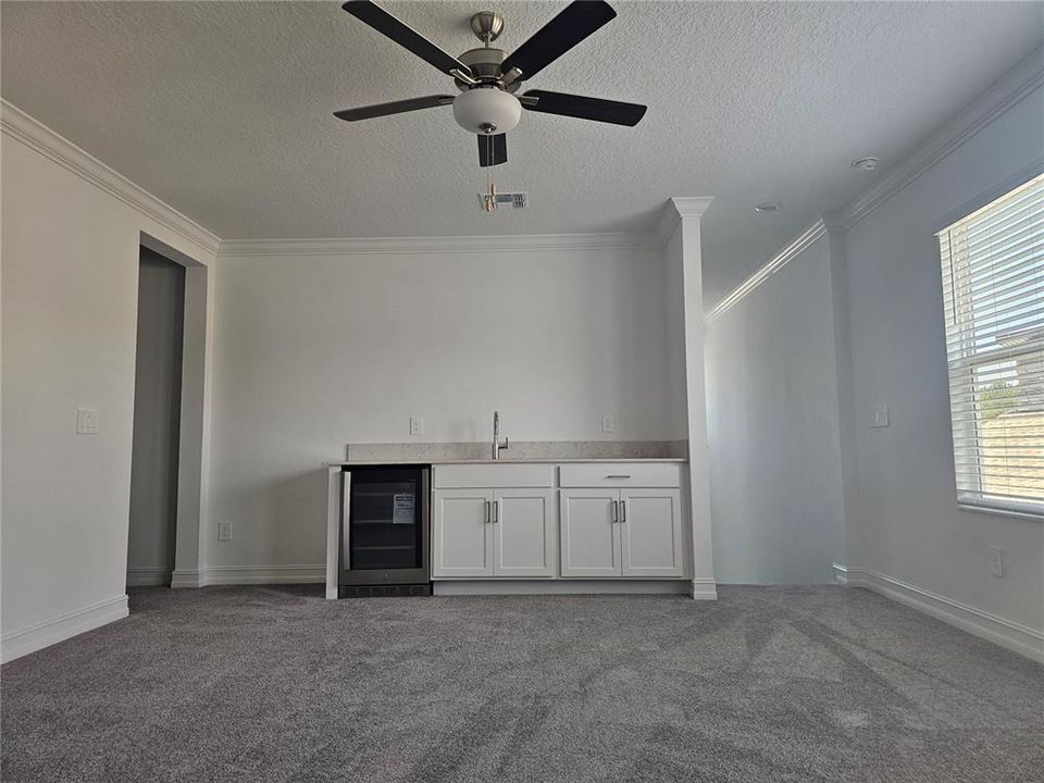 For Rent: $4,800 (5 beds, 4 baths, 3273 Square Feet)