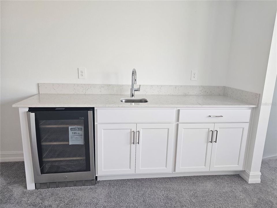 For Rent: $4,800 (5 beds, 4 baths, 3273 Square Feet)