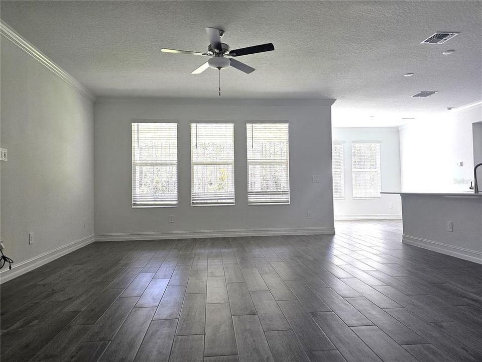 For Rent: $4,800 (5 beds, 4 baths, 3273 Square Feet)