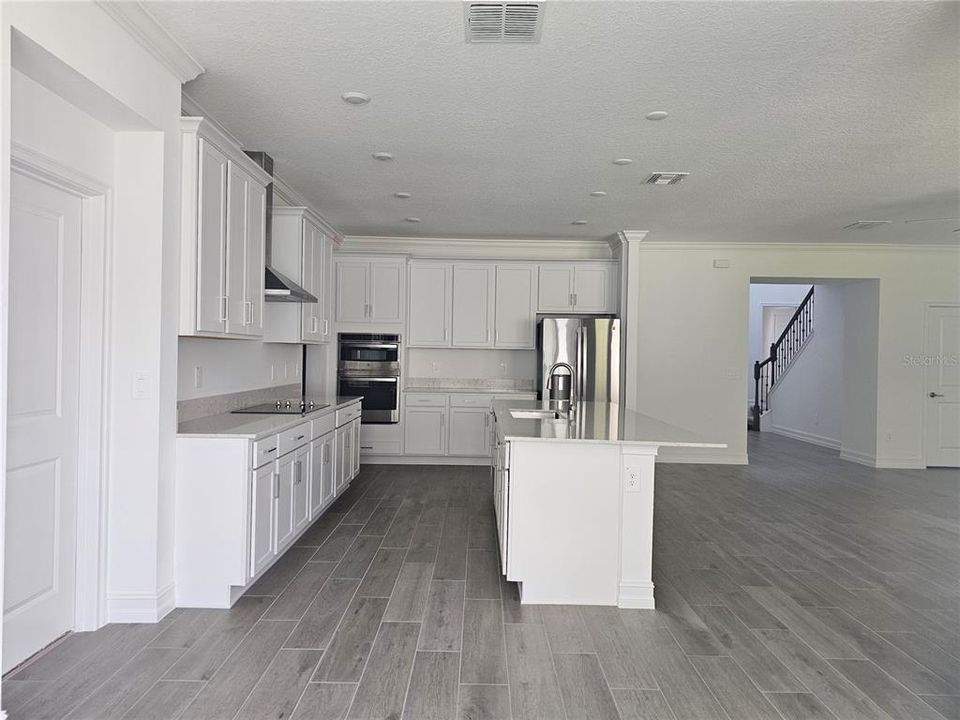 For Rent: $4,800 (5 beds, 4 baths, 3273 Square Feet)