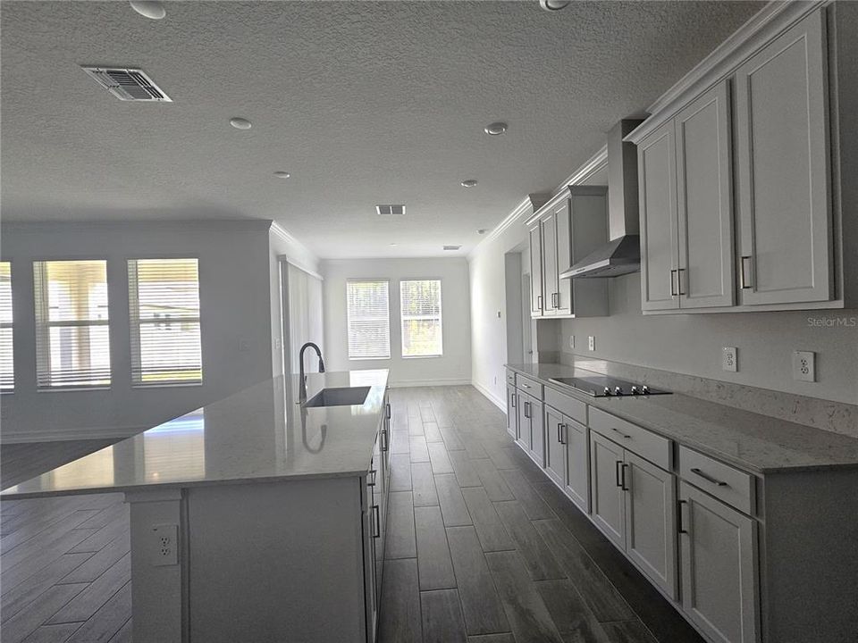 For Rent: $4,800 (5 beds, 4 baths, 3273 Square Feet)