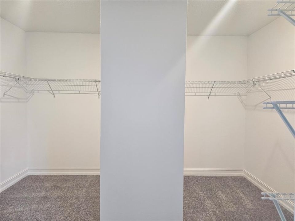 For Rent: $4,800 (5 beds, 4 baths, 3273 Square Feet)