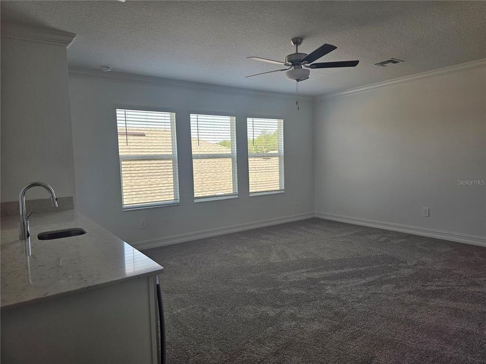 For Rent: $4,800 (5 beds, 4 baths, 3273 Square Feet)