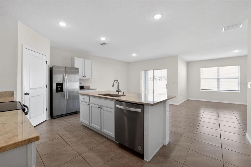 Active With Contract: $3,200 (4 beds, 2 baths, 1852 Square Feet)