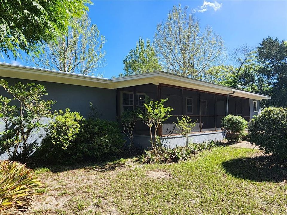 Active With Contract: $475,000 (4 beds, 2 baths, 1792 Square Feet)