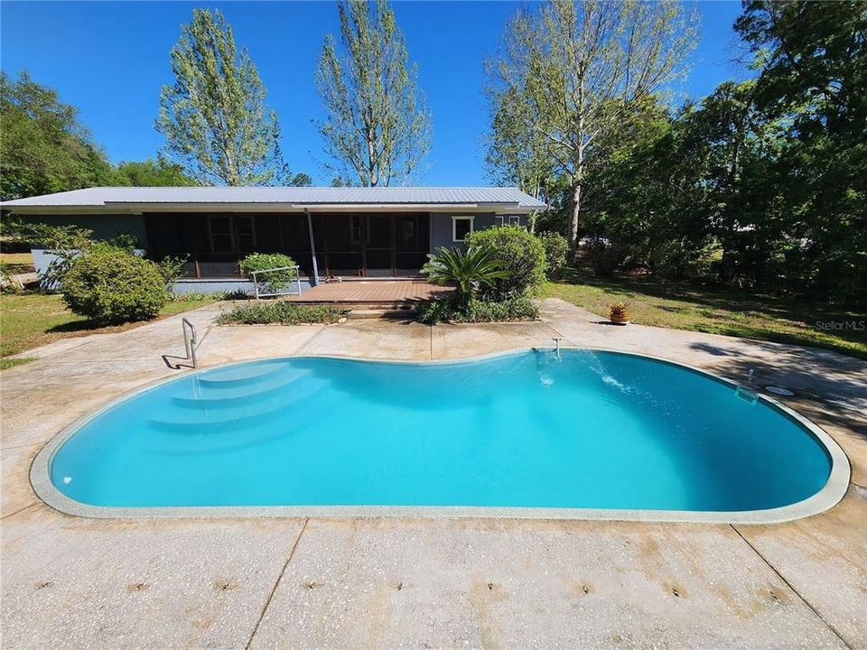 Active With Contract: $475,000 (4 beds, 2 baths, 1792 Square Feet)