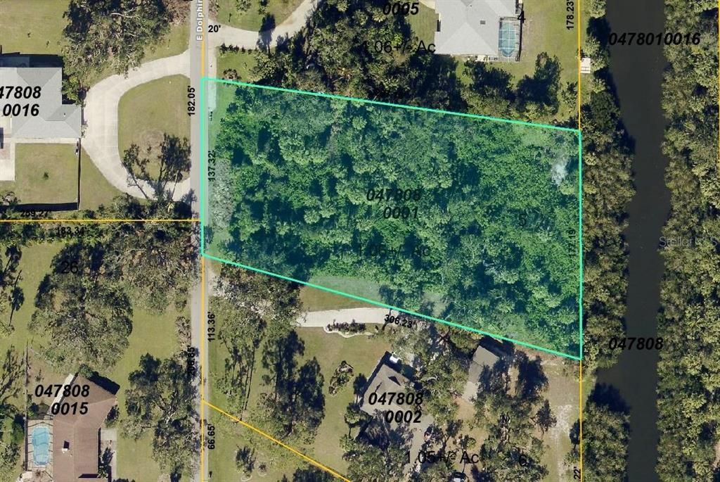 En Venta: $124,900 (1.06 acres)