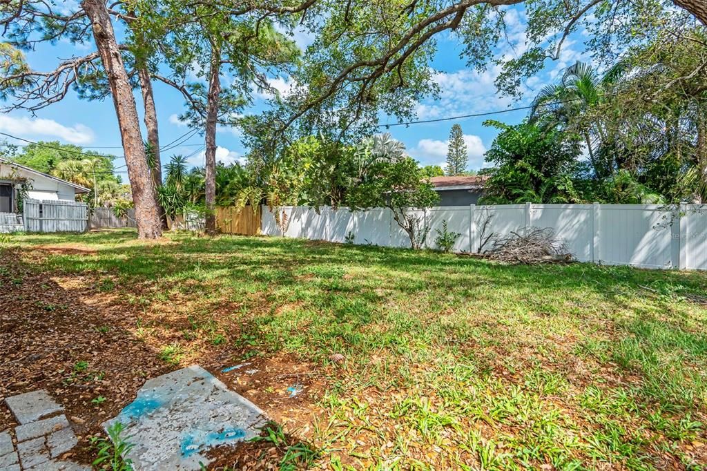 待售: $389,000 (4 贝兹, 0 浴室, 1710 平方英尺)