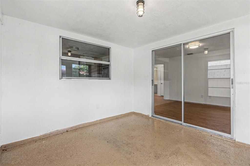 待售: $389,000 (4 贝兹, 0 浴室, 1710 平方英尺)