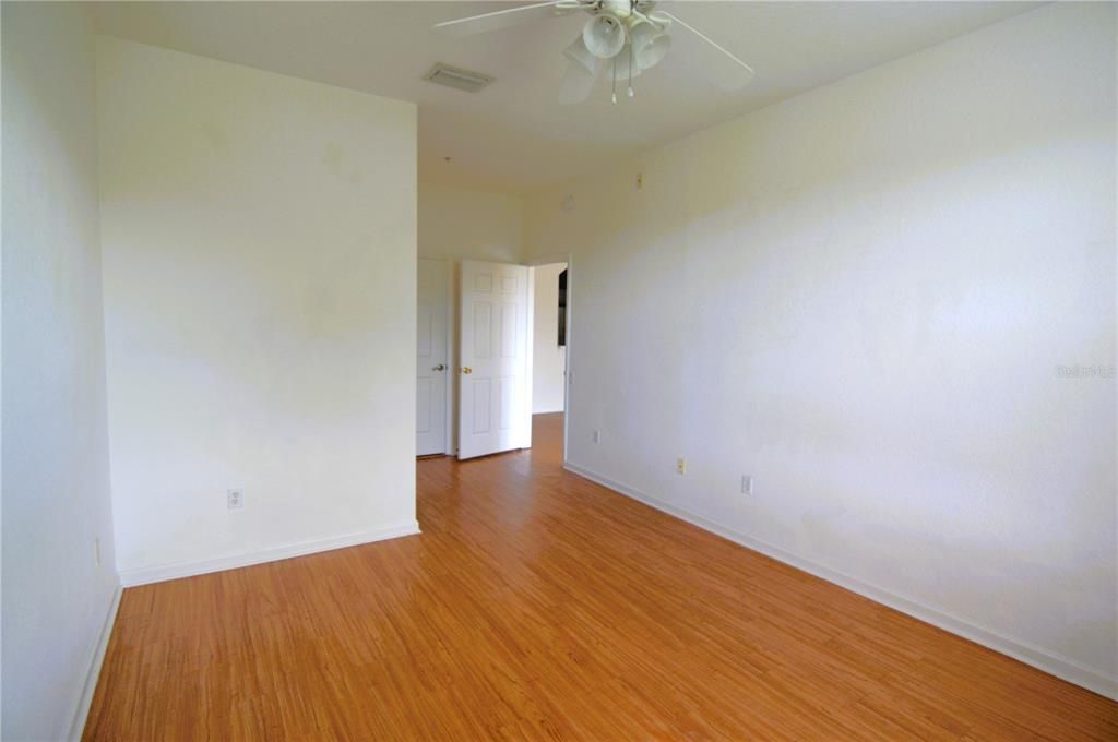 待售: $199,900 (3 贝兹, 2 浴室, 1276 平方英尺)