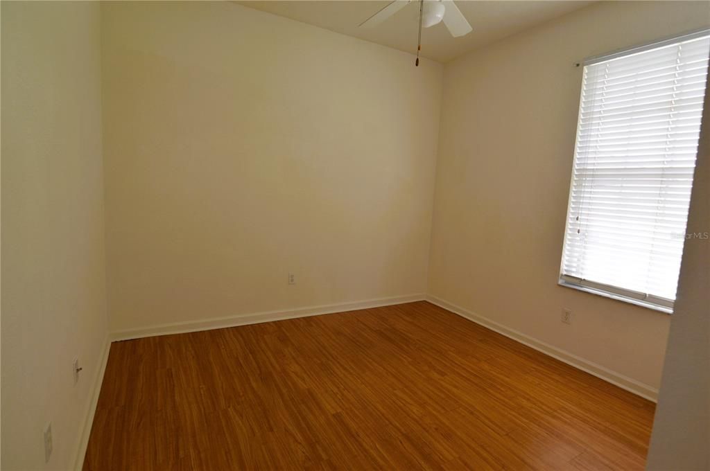 待售: $199,900 (3 贝兹, 2 浴室, 1276 平方英尺)