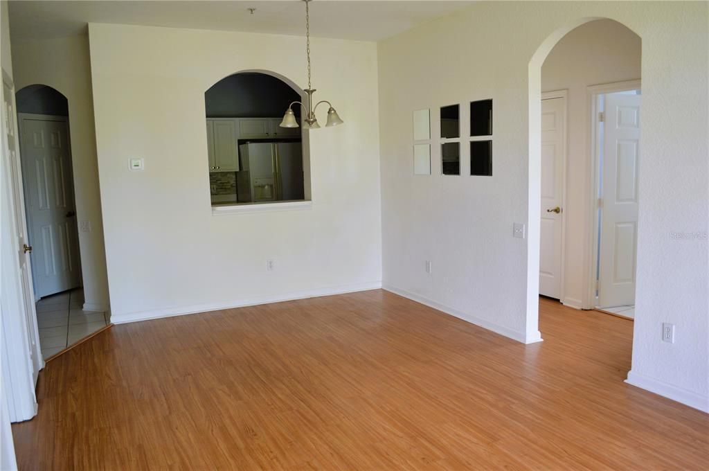 待售: $199,900 (3 贝兹, 2 浴室, 1276 平方英尺)