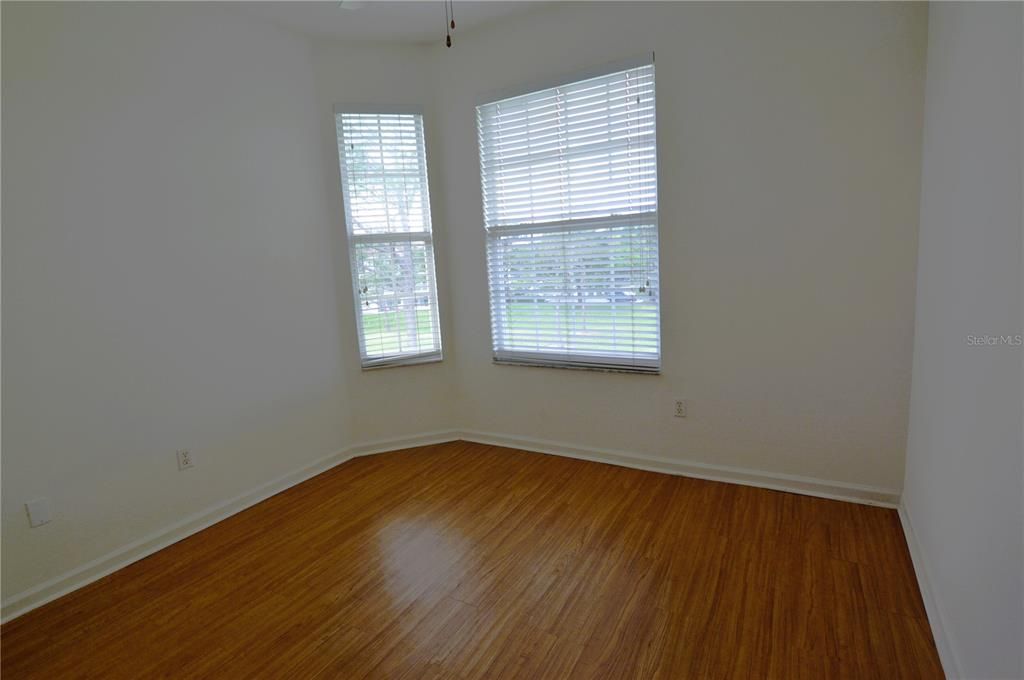 待售: $199,900 (3 贝兹, 2 浴室, 1276 平方英尺)