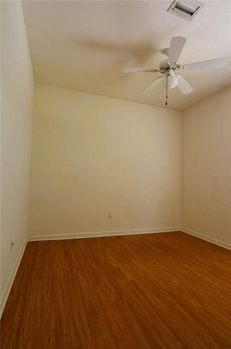 待售: $199,900 (3 贝兹, 2 浴室, 1276 平方英尺)