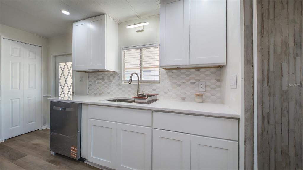 En Venta: $158,900 (2 camas, 2 baños, 1099 Pies cuadrados)