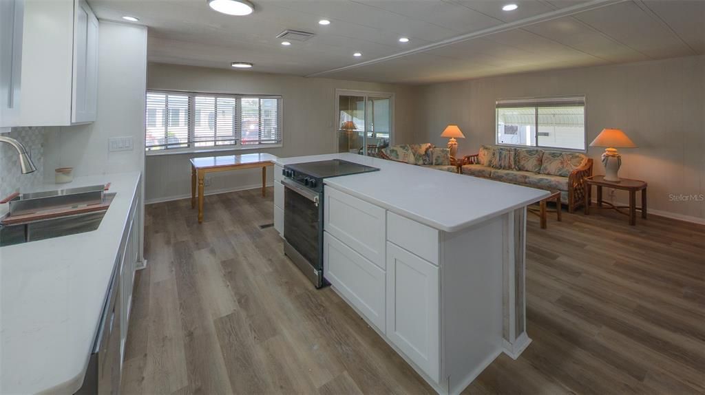 En Venta: $158,900 (2 camas, 2 baños, 1099 Pies cuadrados)