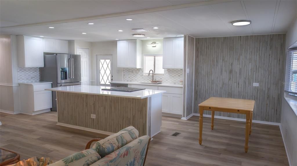 En Venta: $158,900 (2 camas, 2 baños, 1099 Pies cuadrados)