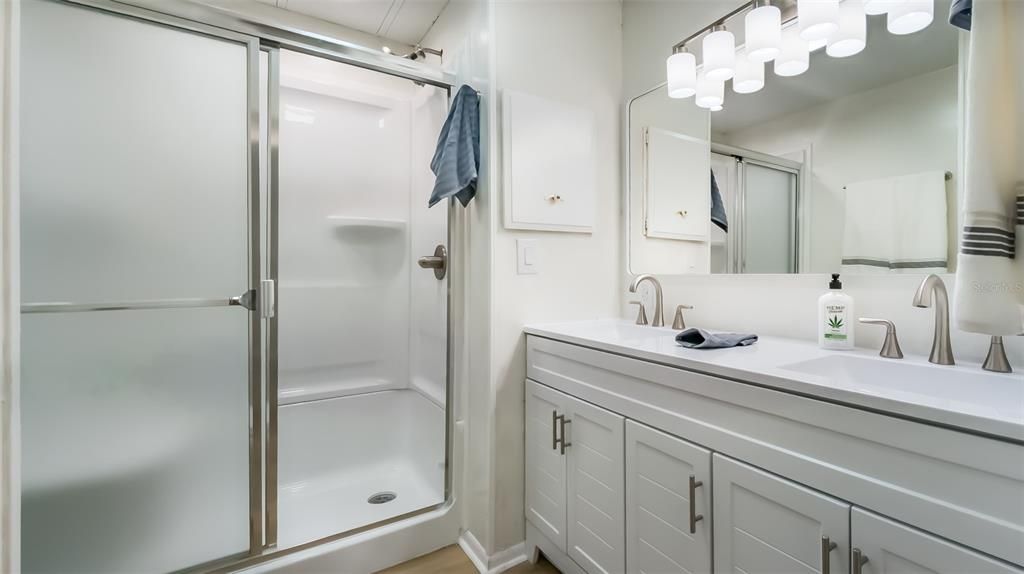 En Venta: $158,900 (2 camas, 2 baños, 1099 Pies cuadrados)