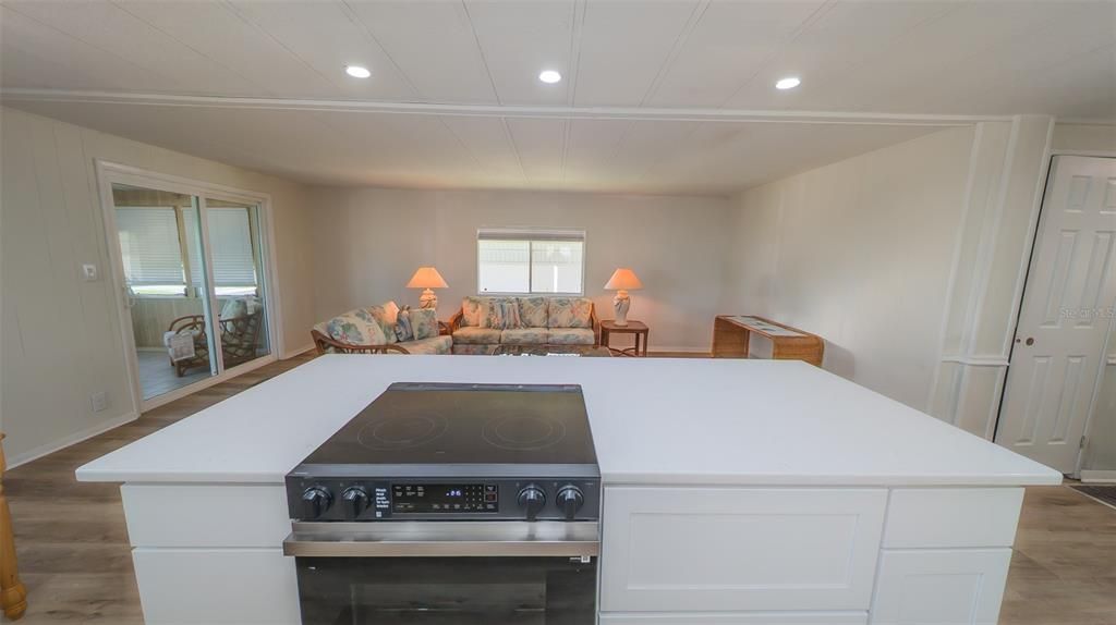 En Venta: $158,900 (2 camas, 2 baños, 1099 Pies cuadrados)