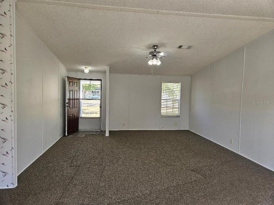 Active With Contract: $239,000 (3 beds, 2 baths, 1536 Square Feet)