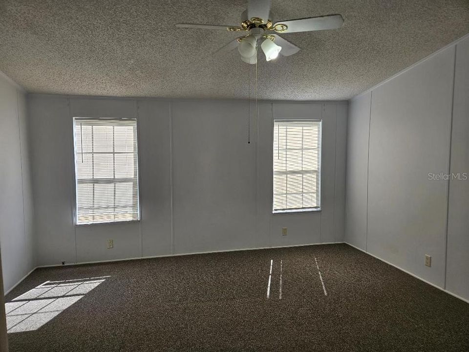 Active With Contract: $239,000 (3 beds, 2 baths, 1536 Square Feet)