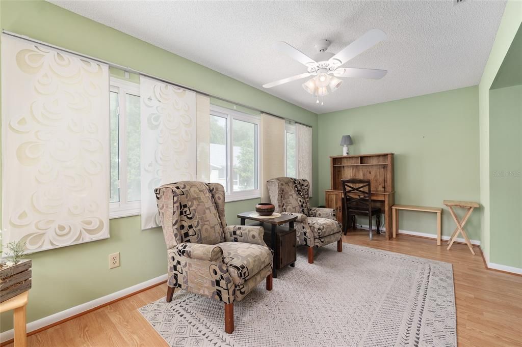 For Sale: $159,900 (2 beds, 2 baths, 1530 Square Feet)