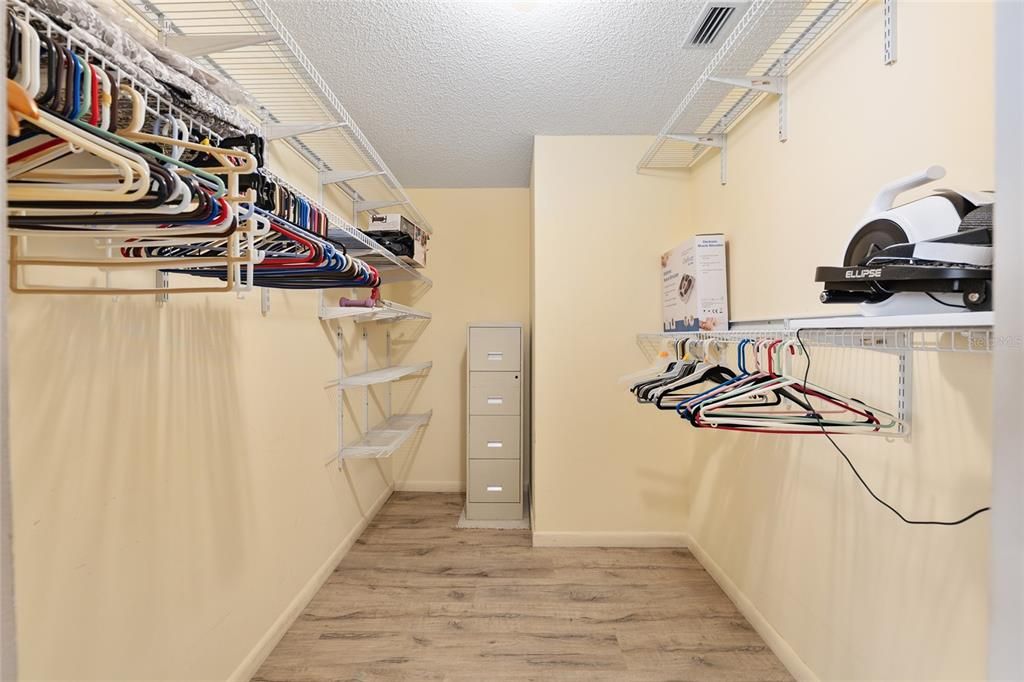 For Sale: $159,900 (2 beds, 2 baths, 1530 Square Feet)