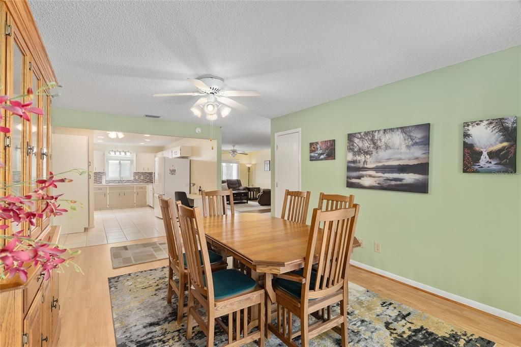 For Sale: $159,900 (2 beds, 2 baths, 1530 Square Feet)