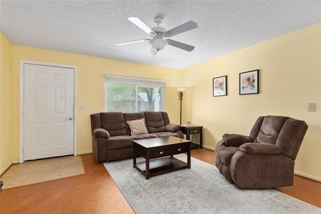 For Sale: $159,900 (2 beds, 2 baths, 1530 Square Feet)