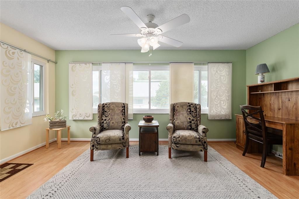 For Sale: $159,900 (2 beds, 2 baths, 1530 Square Feet)