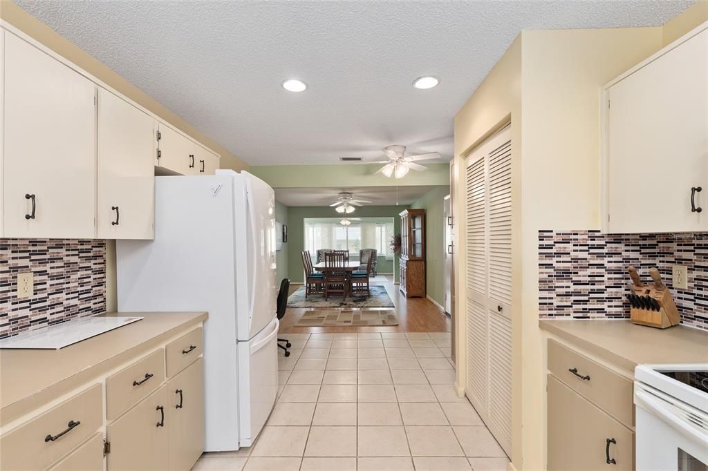 For Sale: $159,900 (2 beds, 2 baths, 1530 Square Feet)