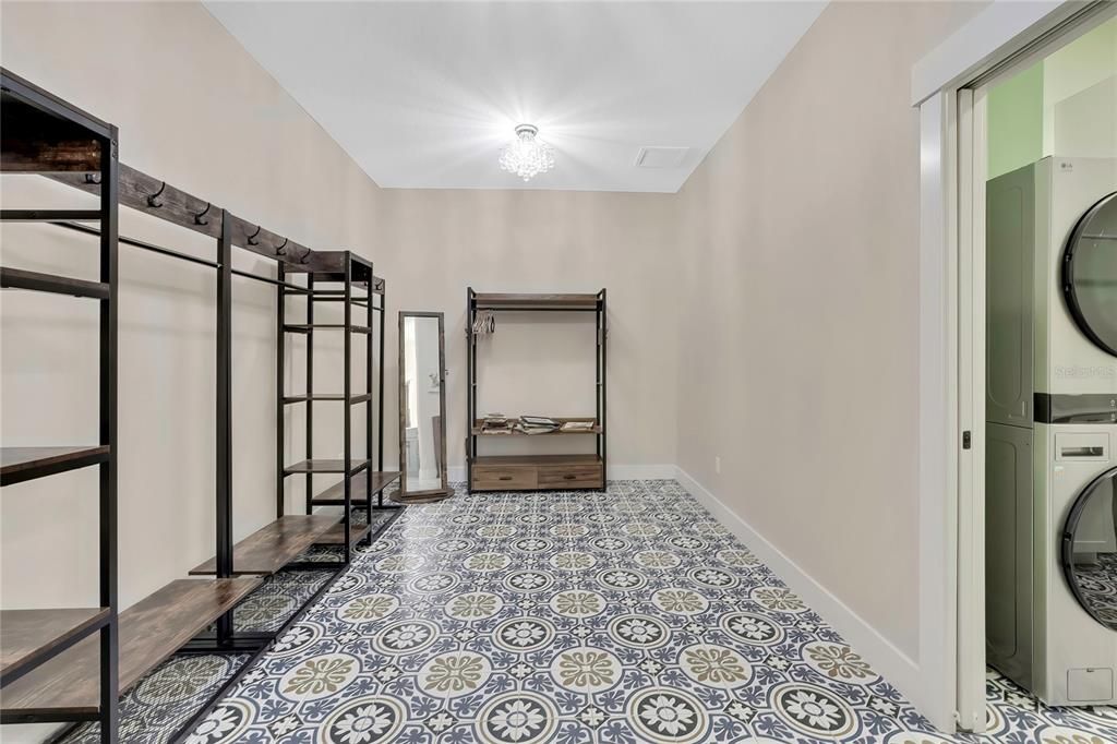 На продажу: $975,000 (4 спален, 4 ванн, 3099 Квадратных фут)