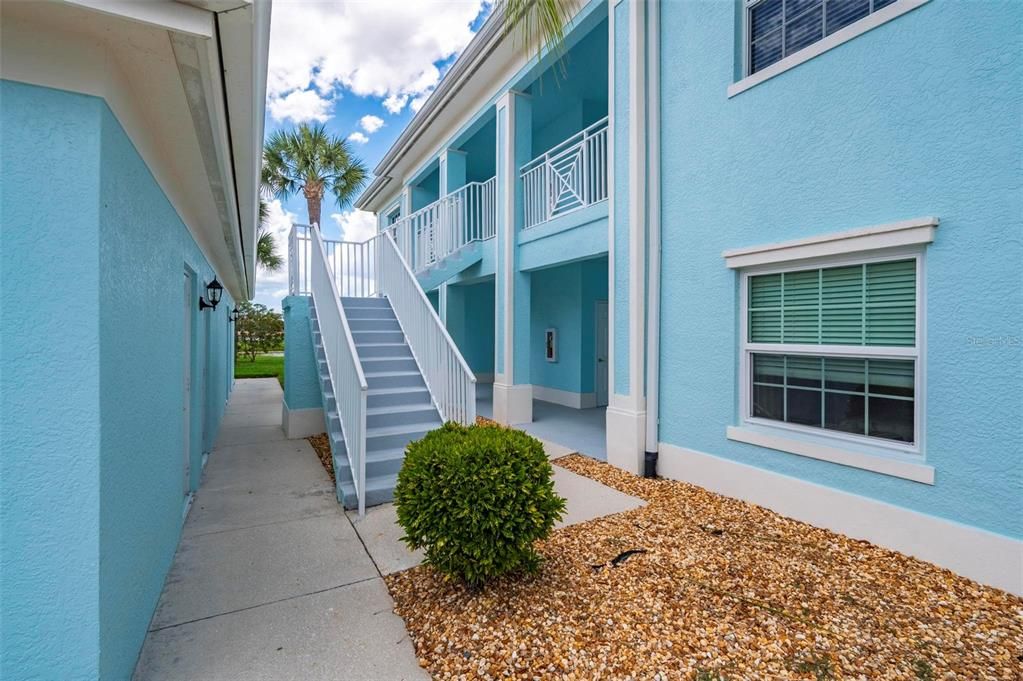 For Sale: $249,900 (2 beds, 2 baths, 1168 Square Feet)