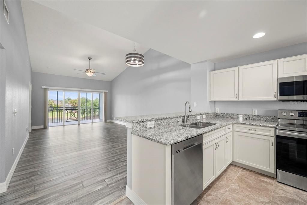 For Sale: $249,900 (2 beds, 2 baths, 1168 Square Feet)
