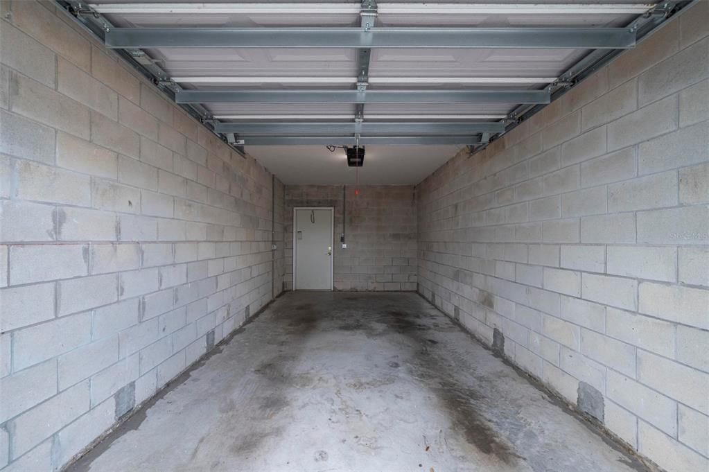 For Sale: $249,900 (2 beds, 2 baths, 1168 Square Feet)
