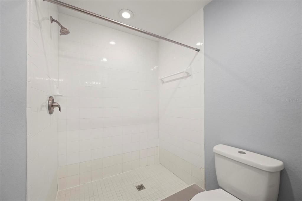 For Sale: $249,900 (2 beds, 2 baths, 1168 Square Feet)