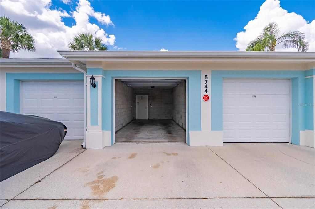 For Sale: $249,900 (2 beds, 2 baths, 1168 Square Feet)