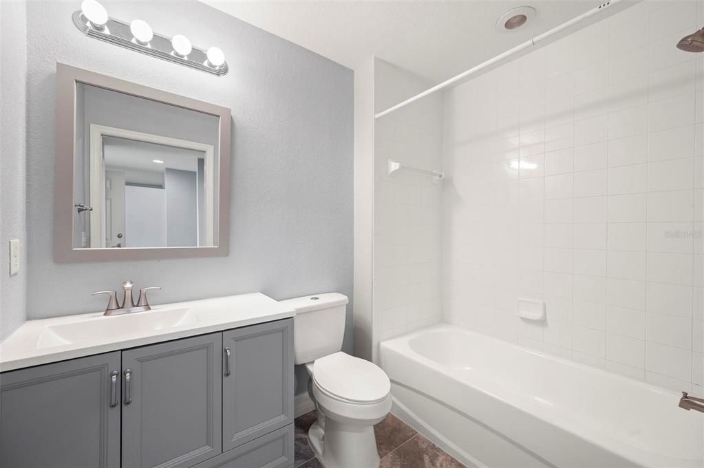 For Sale: $249,900 (2 beds, 2 baths, 1168 Square Feet)
