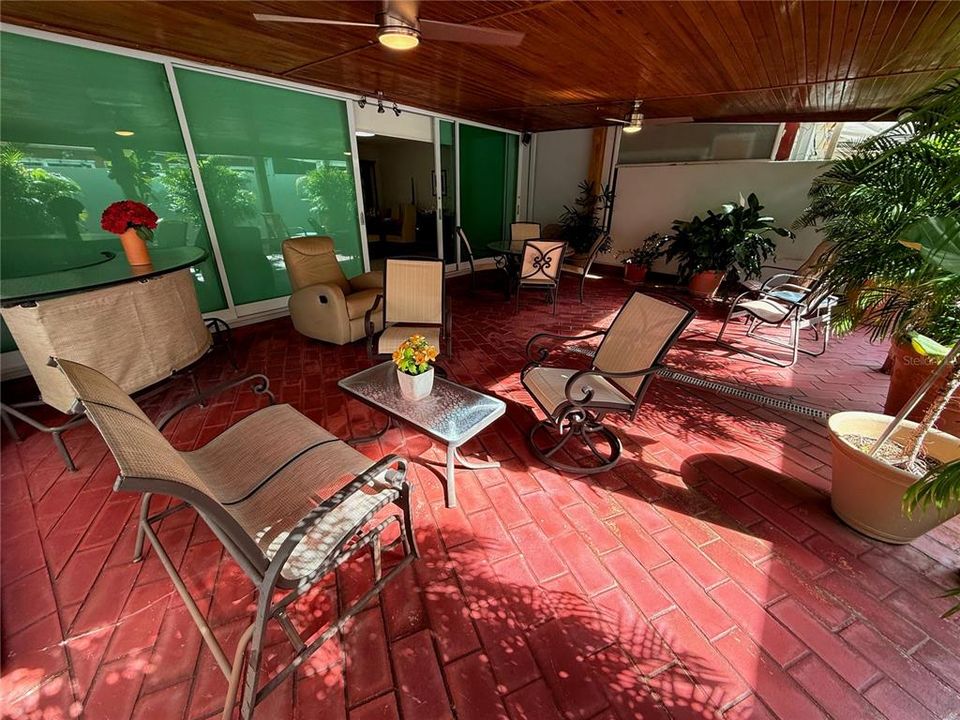 На продажу: $690,000 (4 спален, 2 ванн, 2186 Квадратных фут)