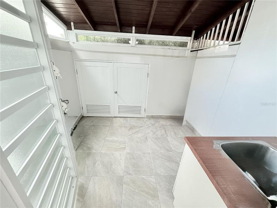 На продажу: $690,000 (4 спален, 2 ванн, 2186 Квадратных фут)