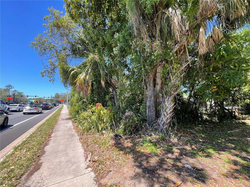 На продажу: $164,000 (0.16 acres)