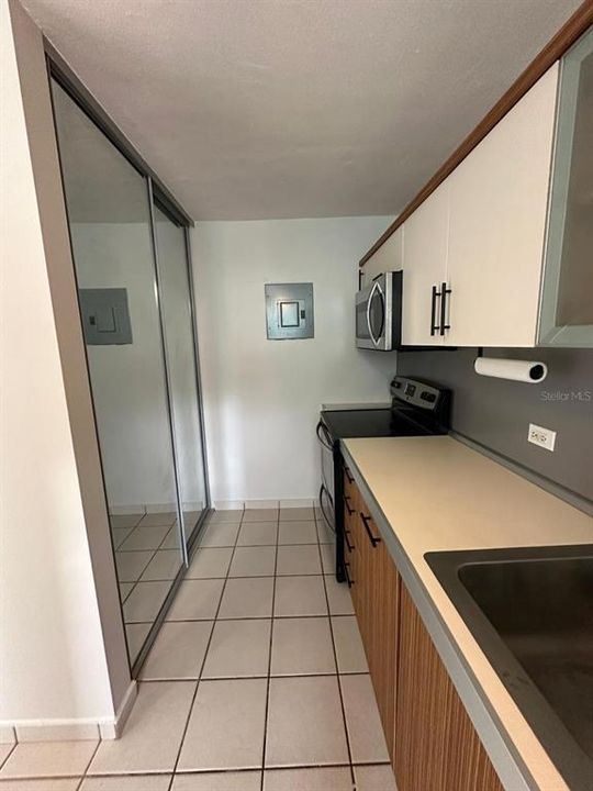 В аренду: $2,100 (3 спален, 2 ванн, 1075 Квадратных фут)