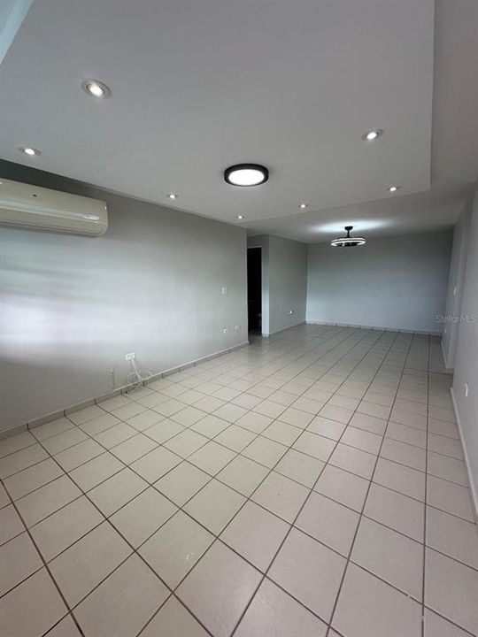 В аренду: $2,100 (3 спален, 2 ванн, 1075 Квадратных фут)