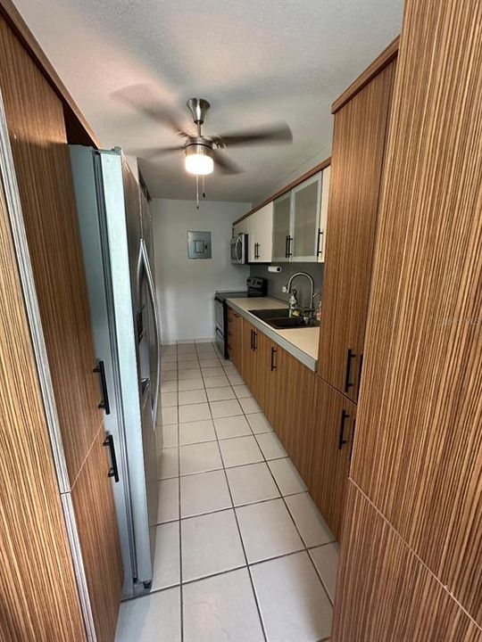 В аренду: $2,100 (3 спален, 2 ванн, 1075 Квадратных фут)