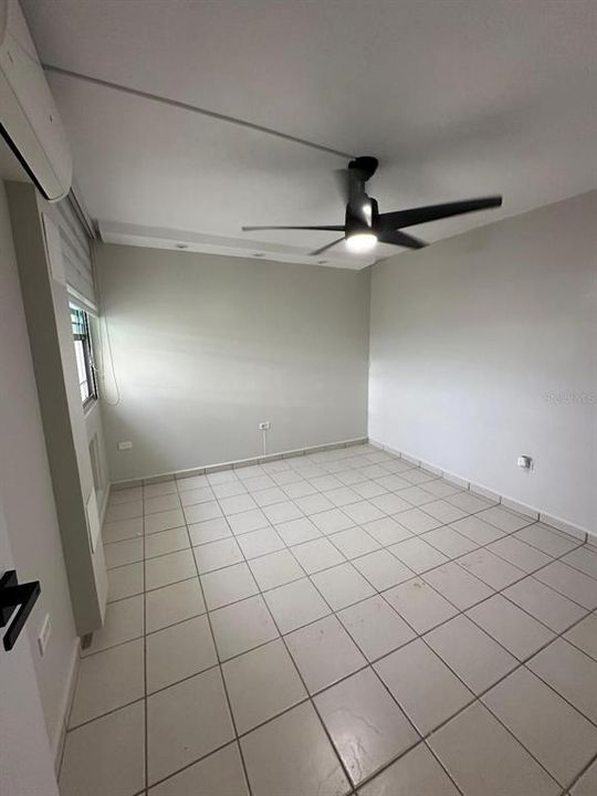 В аренду: $2,100 (3 спален, 2 ванн, 1075 Квадратных фут)