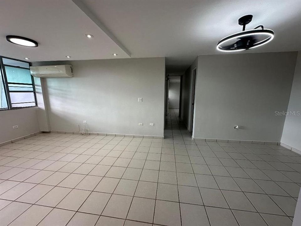 В аренду: $2,100 (3 спален, 2 ванн, 1075 Квадратных фут)