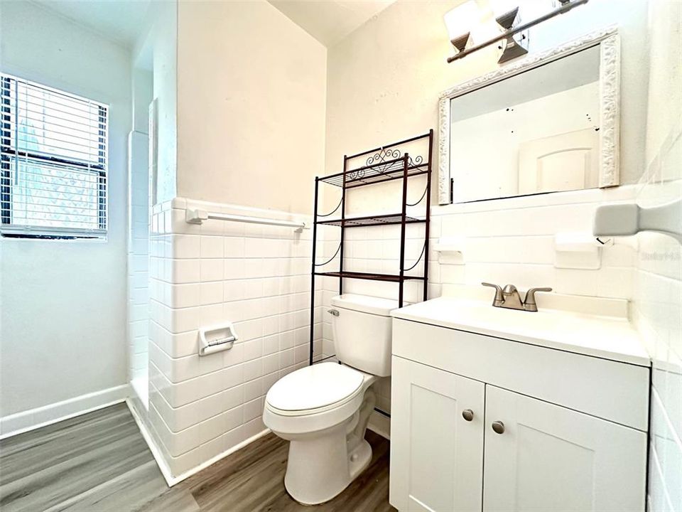 For Rent: $1,377 (1 beds, 1 baths, 700 Square Feet)