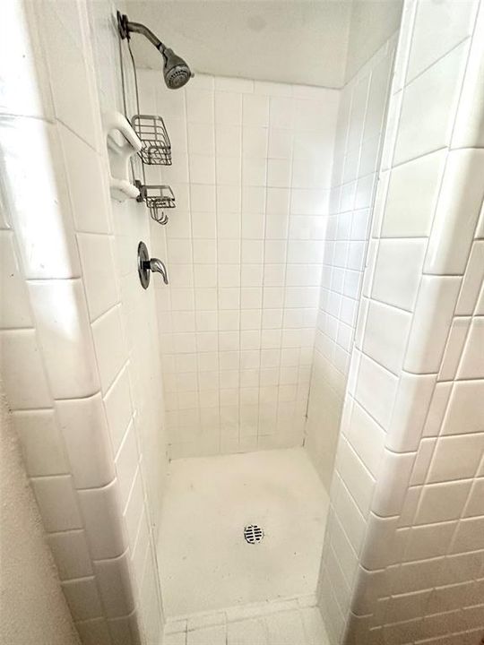 For Rent: $1,377 (1 beds, 1 baths, 700 Square Feet)